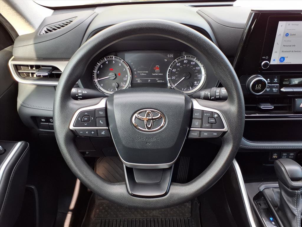 Used 2023 Toyota Highlander L image 16
