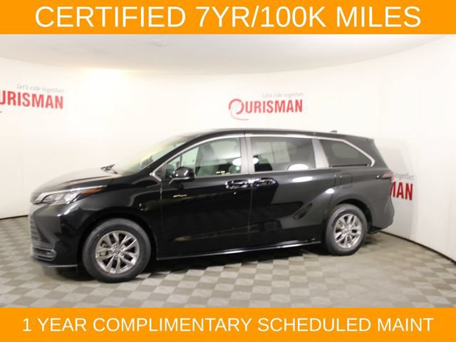 Used 2025 Toyota Sienna LE FWD image 4