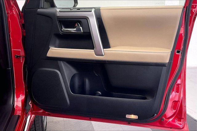 Used 2018 Toyota 4Runner Limited AWD/4WD image 26