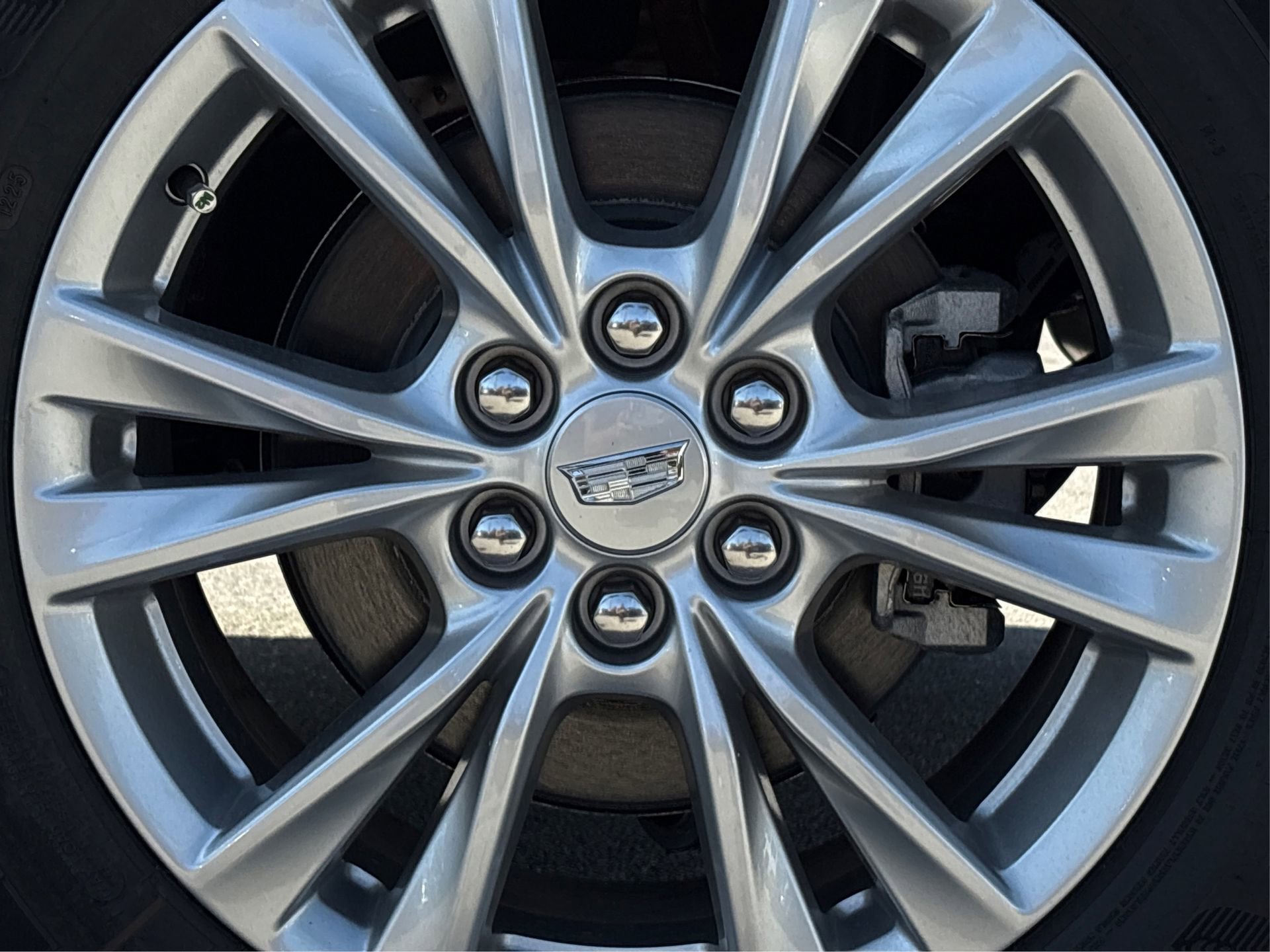 New 2025 Cadillac XT5 Luxury image 13