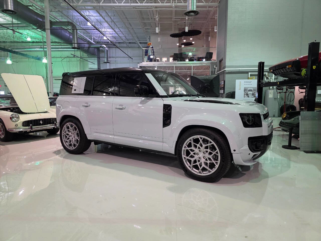 Used 2024 Land Rover Defender 110 V8 AWD/4WD video 1
