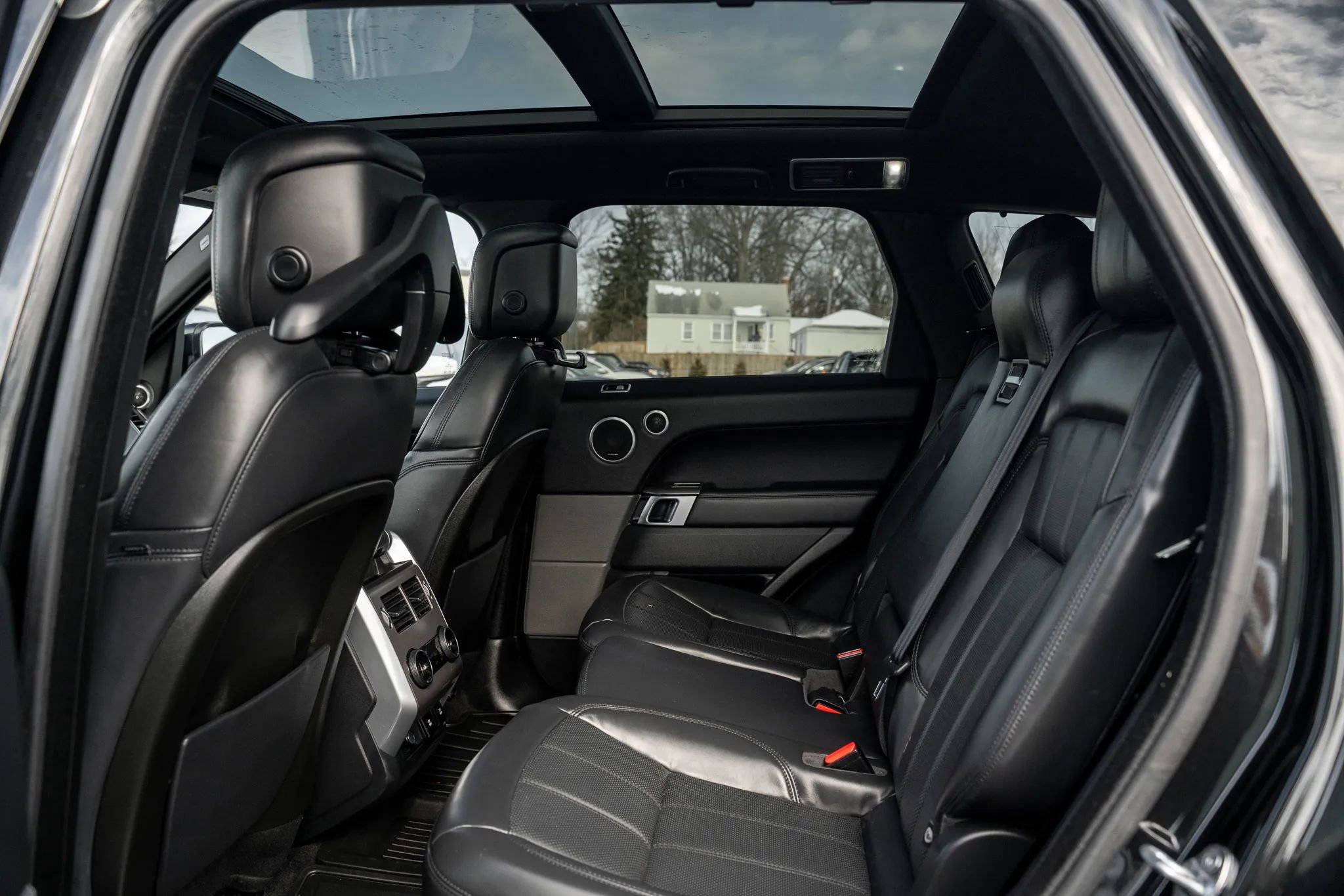 Used 2019 Land Rover Range Rover Sport HSE image 8