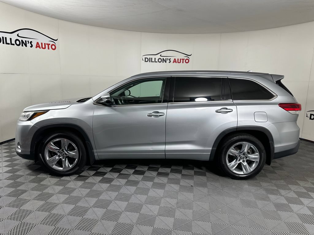 Used 2019 Toyota Highlander Limited w/ Carpet Mat Package (TMS) AWD/4WD image 3