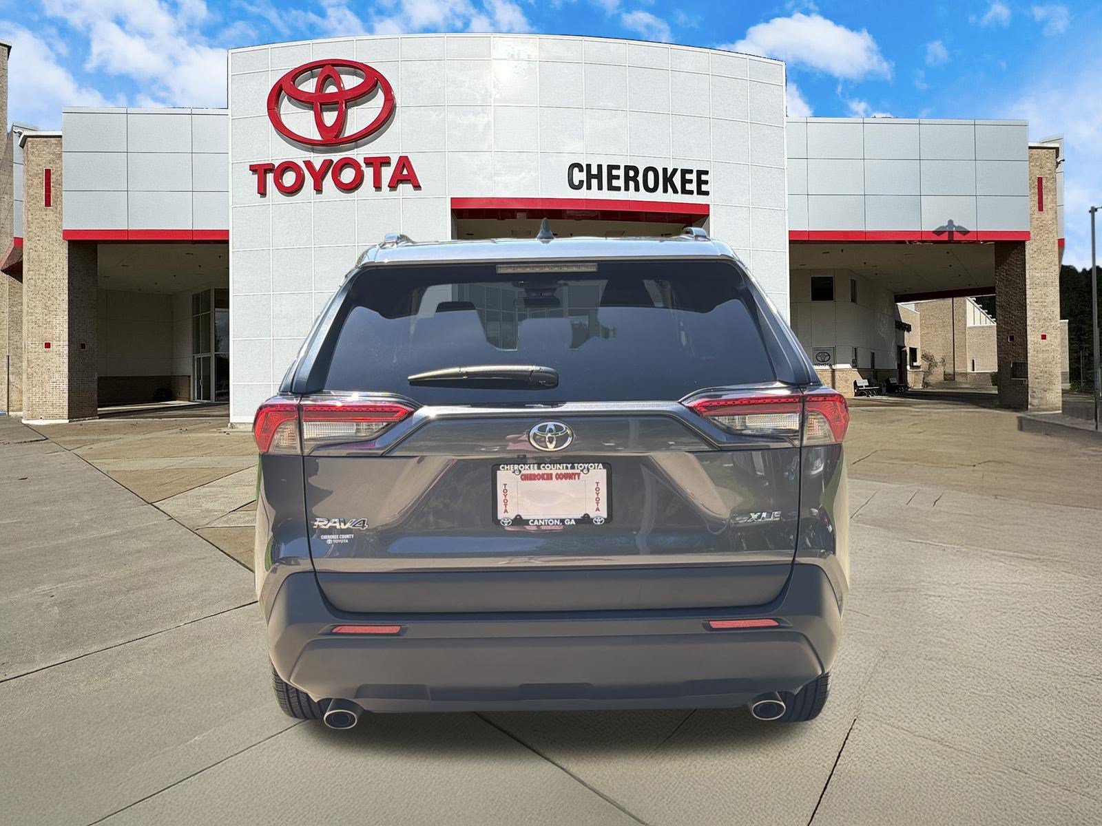 Used 2025 Toyota RAV4 XLE FWD image 6