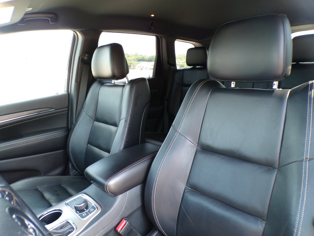 Used 2017 Jeep Grand Cherokee Limited AWD/4WD image 11