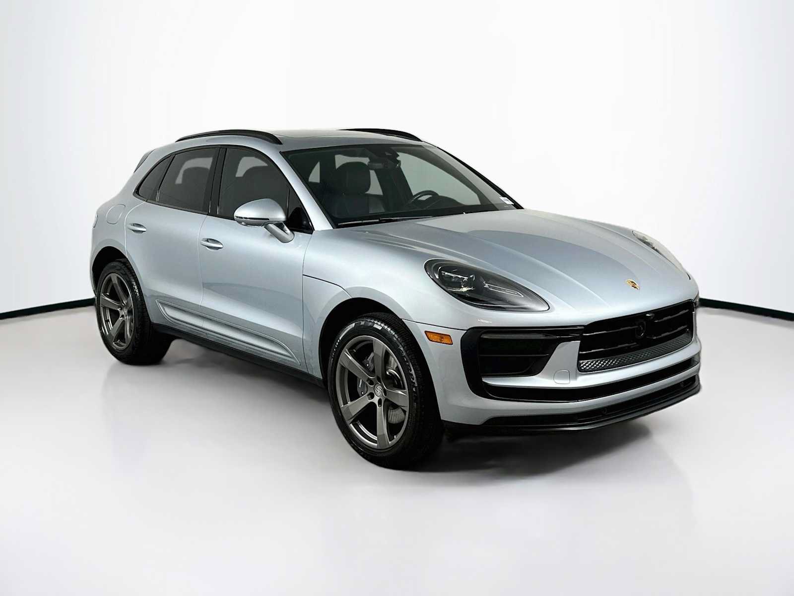 Certified 2023 Porsche Macan AWD/4WD image 7