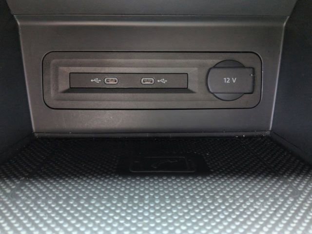 Used 2022 Volkswagen Atlas Cross Sport SE w/ Black Wheel Package FWD image 21