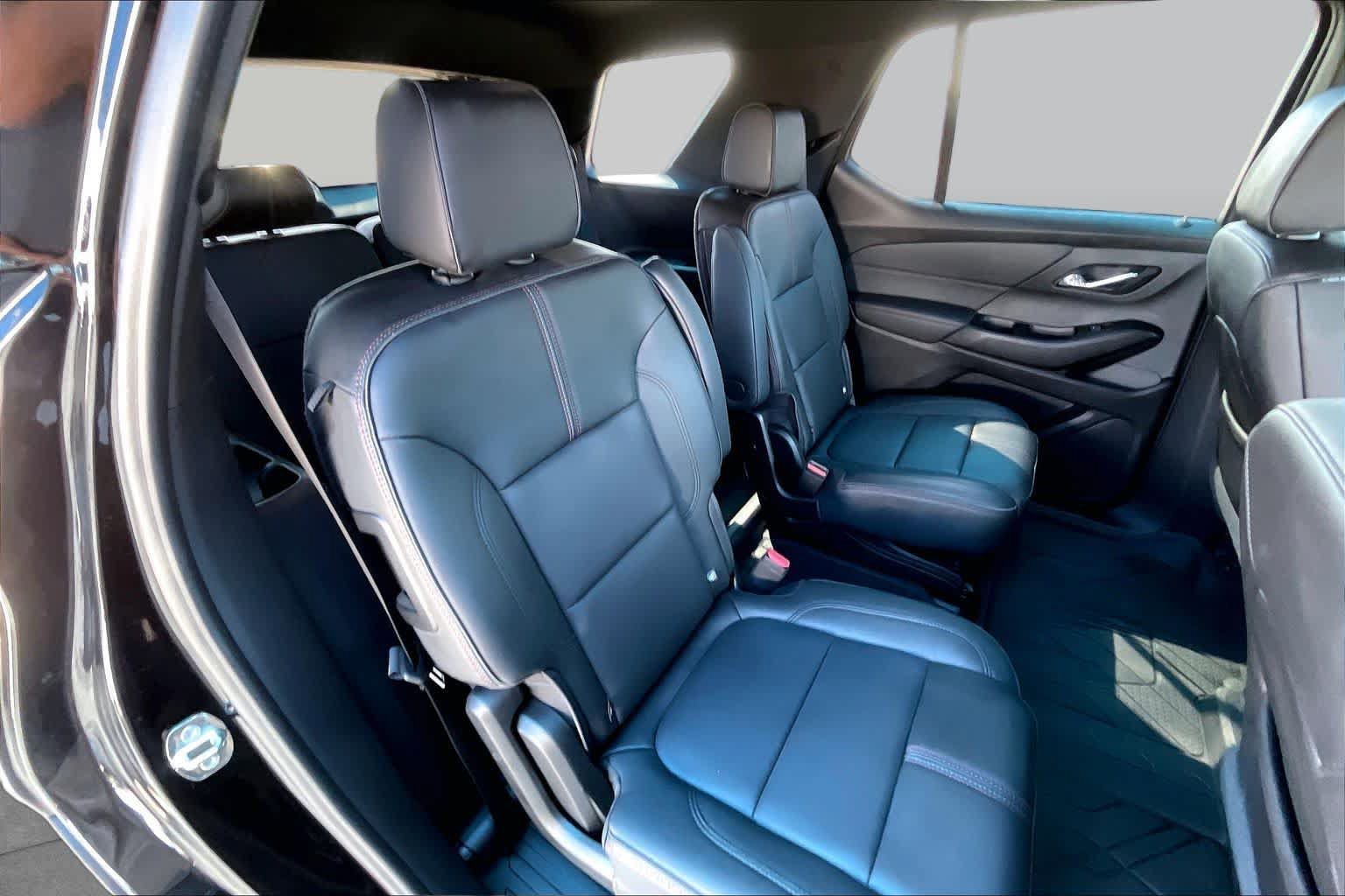 Used 2023 Chevrolet Traverse RS w/ LPO, Floor Liner Package FWD image 19