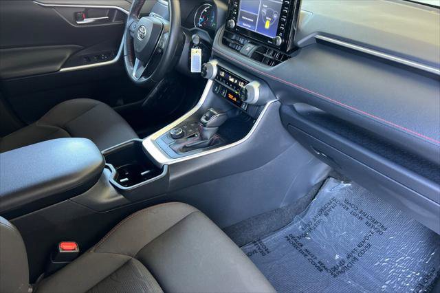 Certified 2022 Toyota RAV4 SE w/ Carpet Mat Package (TMS) AWD/4WD image 17