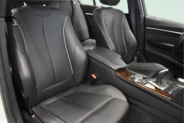 Used 2017 BMW 330i xDrive Sedan AWD/4WD image 6