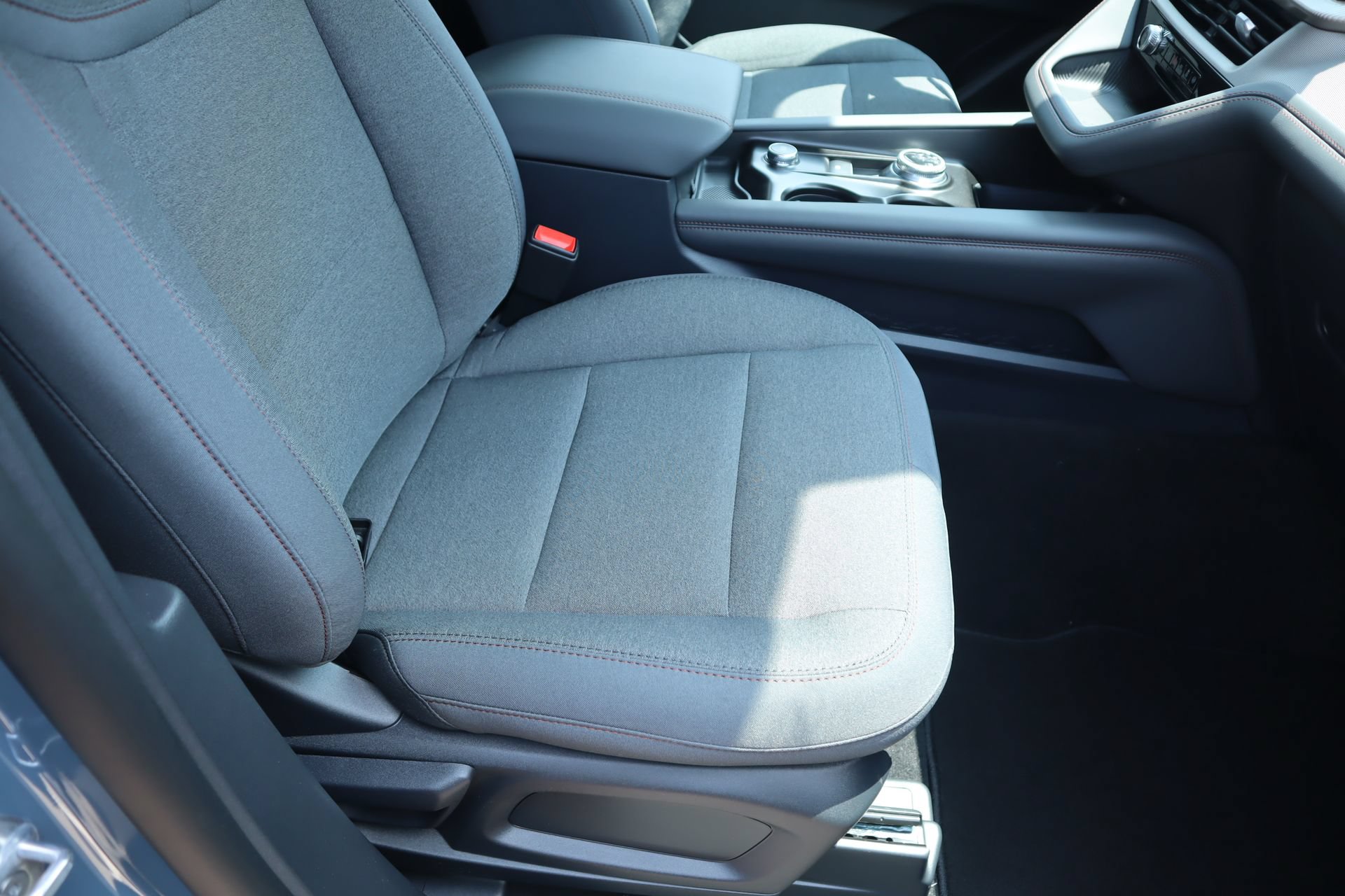 New 2026 Ford Explorer Active RWD image 14