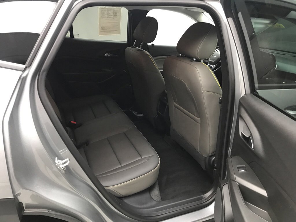 Used 2025 Chevrolet Trax ACTIV w/ Driver Confidence Package image 19