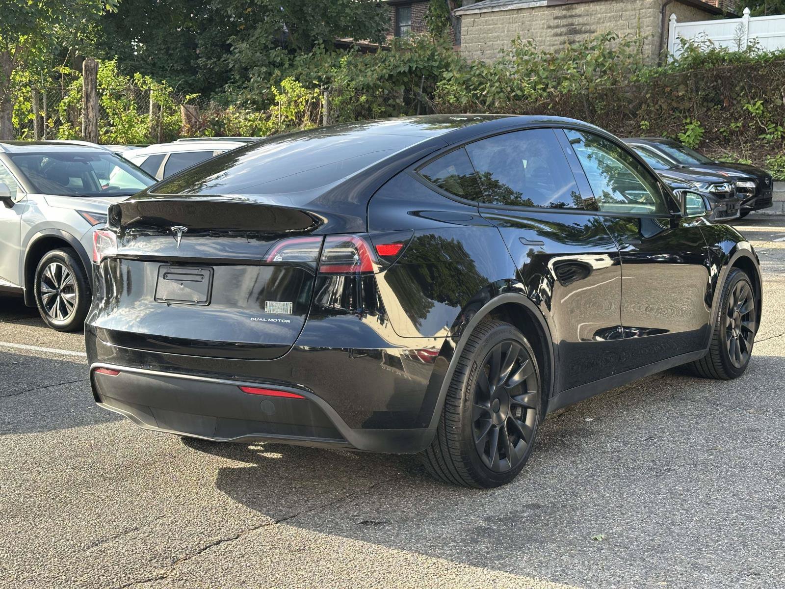 Used 2023 Tesla Model Y Long Range AWD/4WD image 3