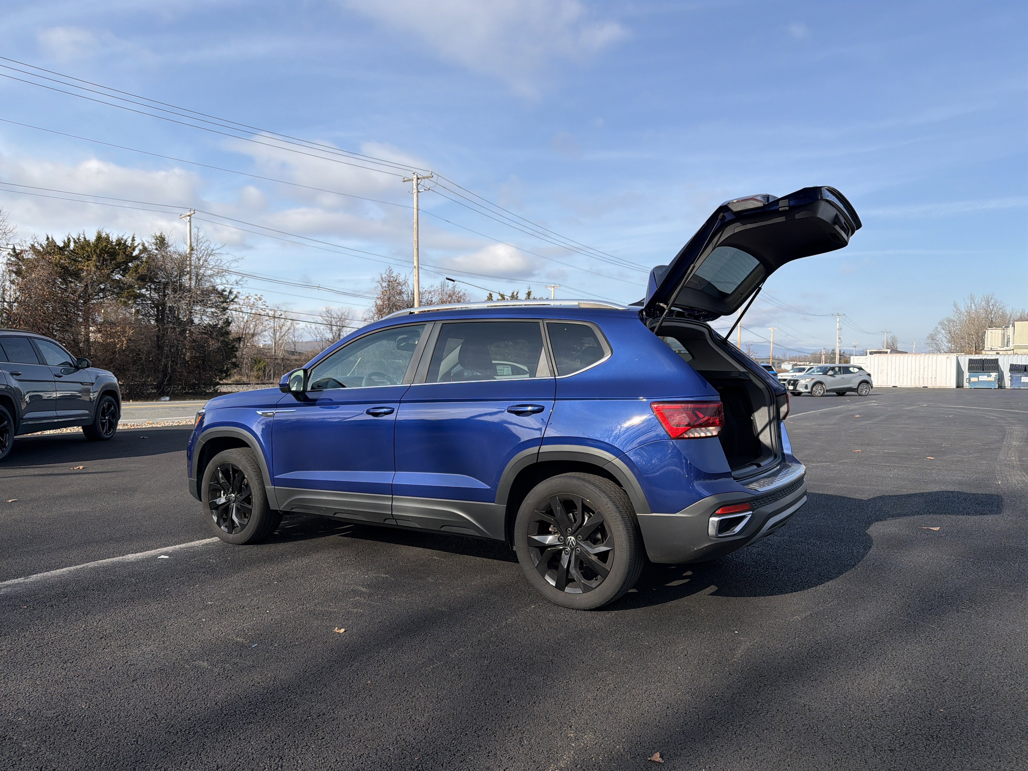 Certified 2023 Volkswagen Taos SE w/ Panoramic Sunroof Package image 26