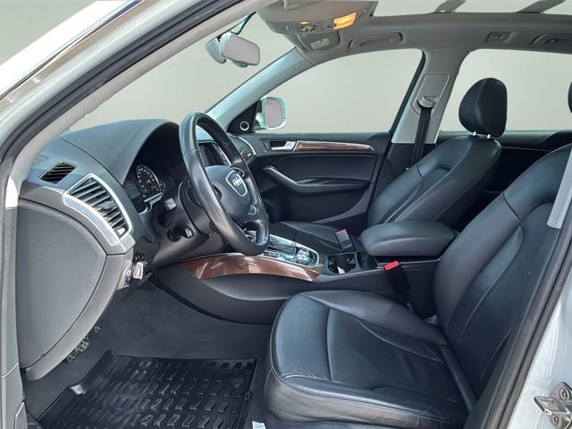 Used 2017 Audi Q5 2.0T Premium Plus w/ Technology Package image 17