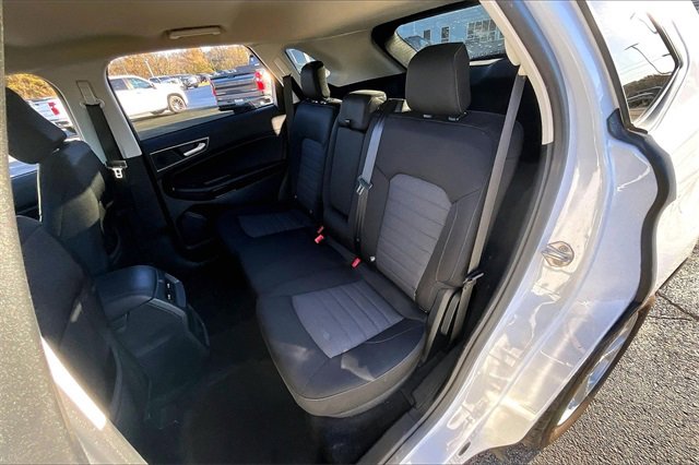 Used 2021 Ford Edge SE image 22