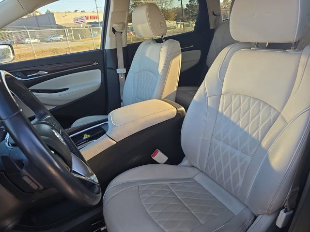 Used 2023 Buick Enclave Avenir image 15