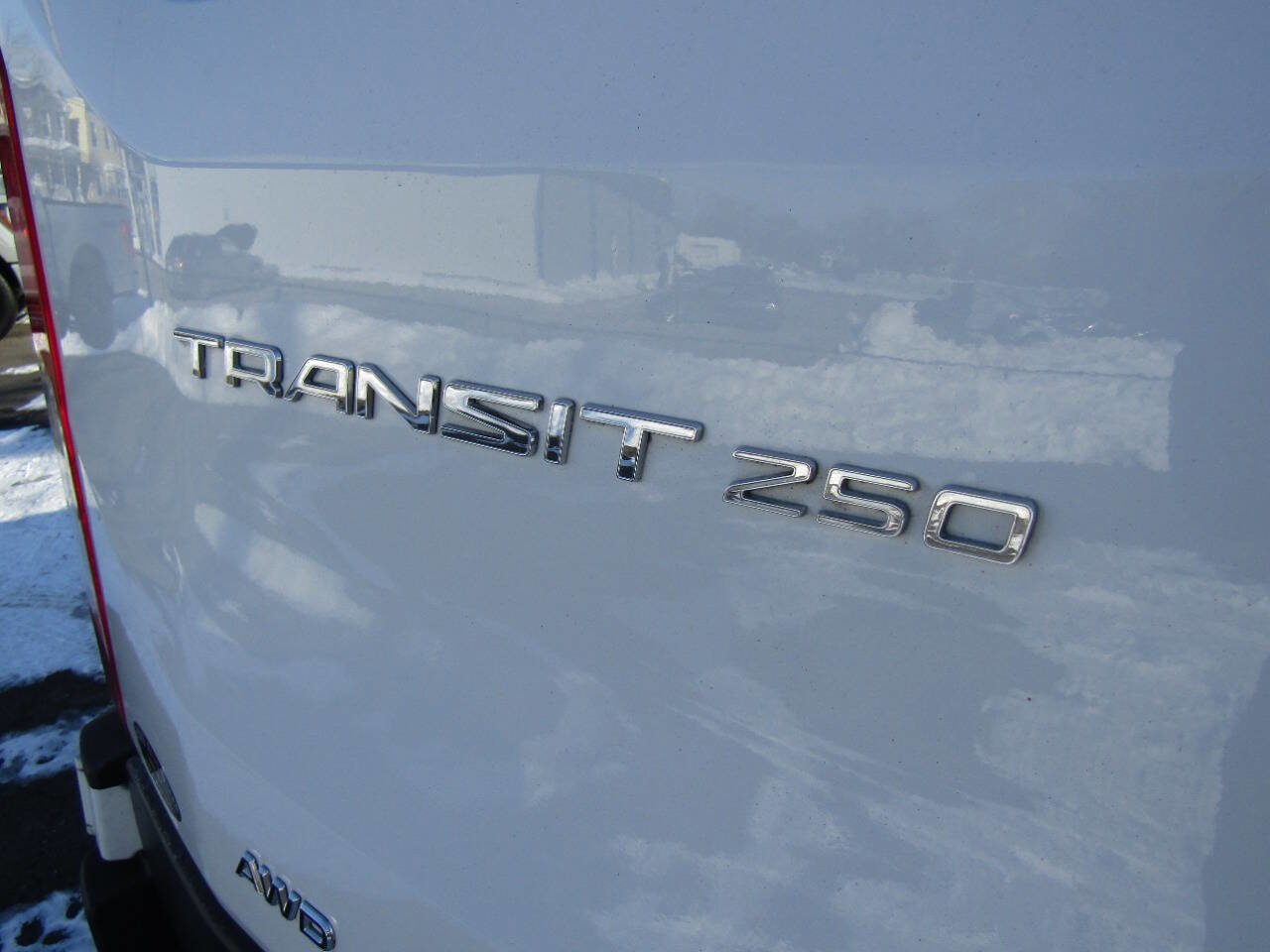 Used 2022 Ford Transit 250 250 AWD 3dr LWB Medium Roof Ca image 32