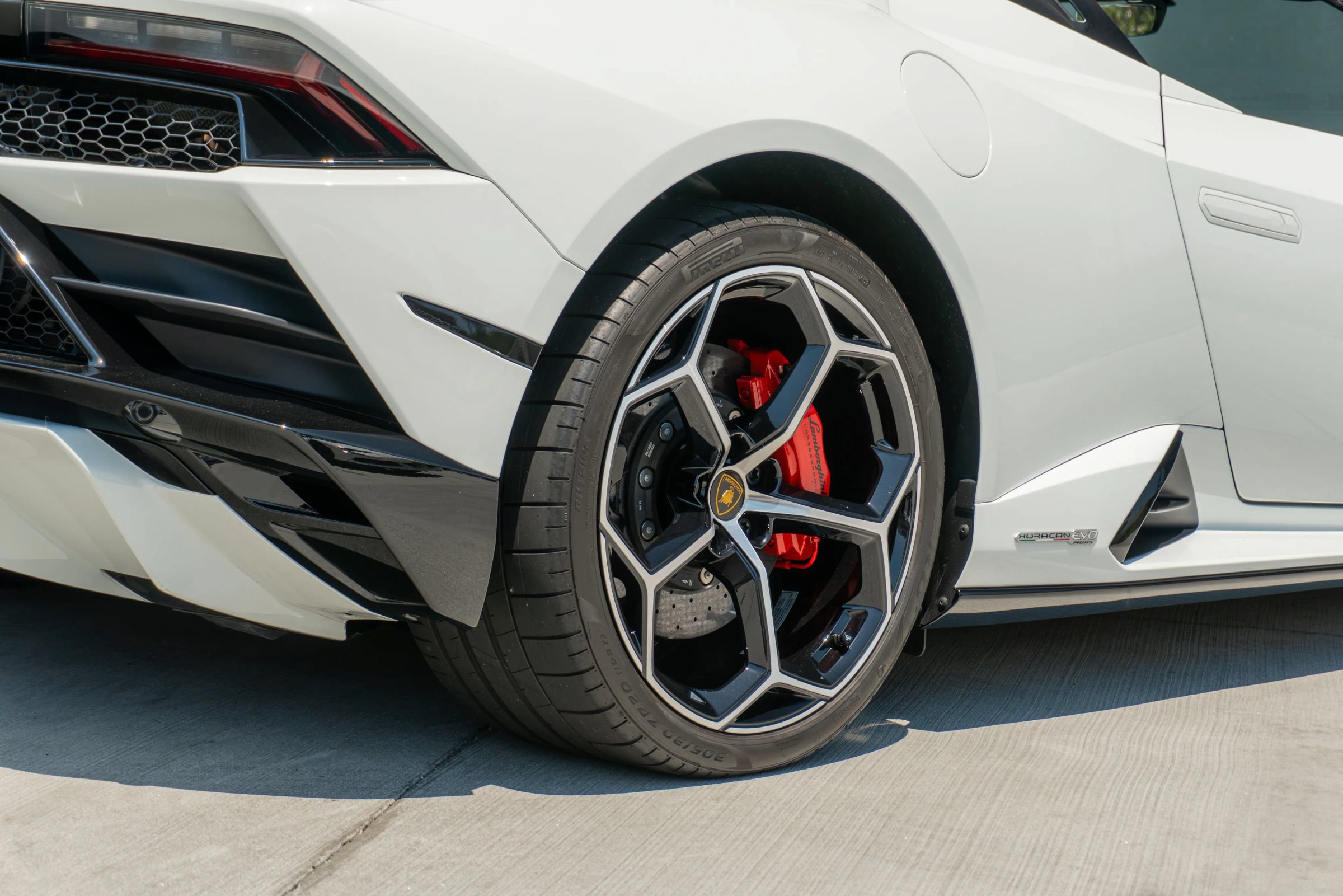 Used 2023 Lamborghini Huracan EVO RWD image 49