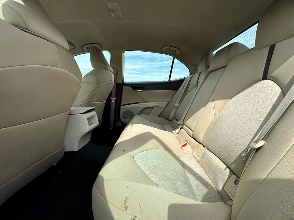 Used 2018 Toyota Camry LE image 19