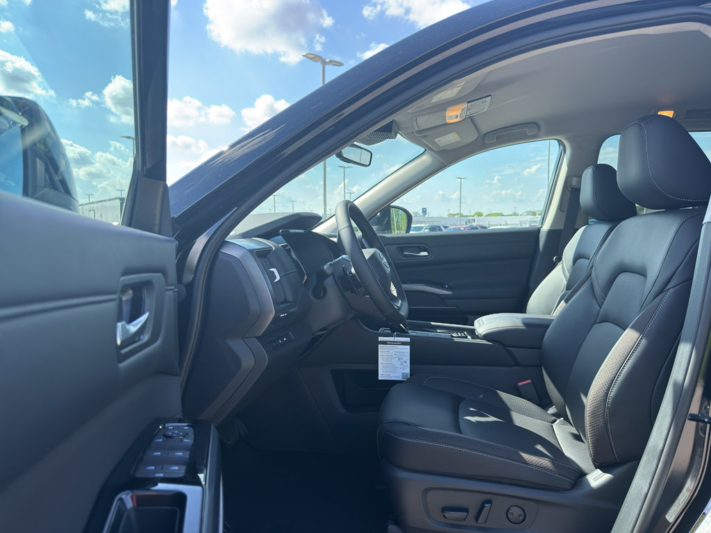New 2026 Nissan Pathfinder SL AWD/4WD image 11