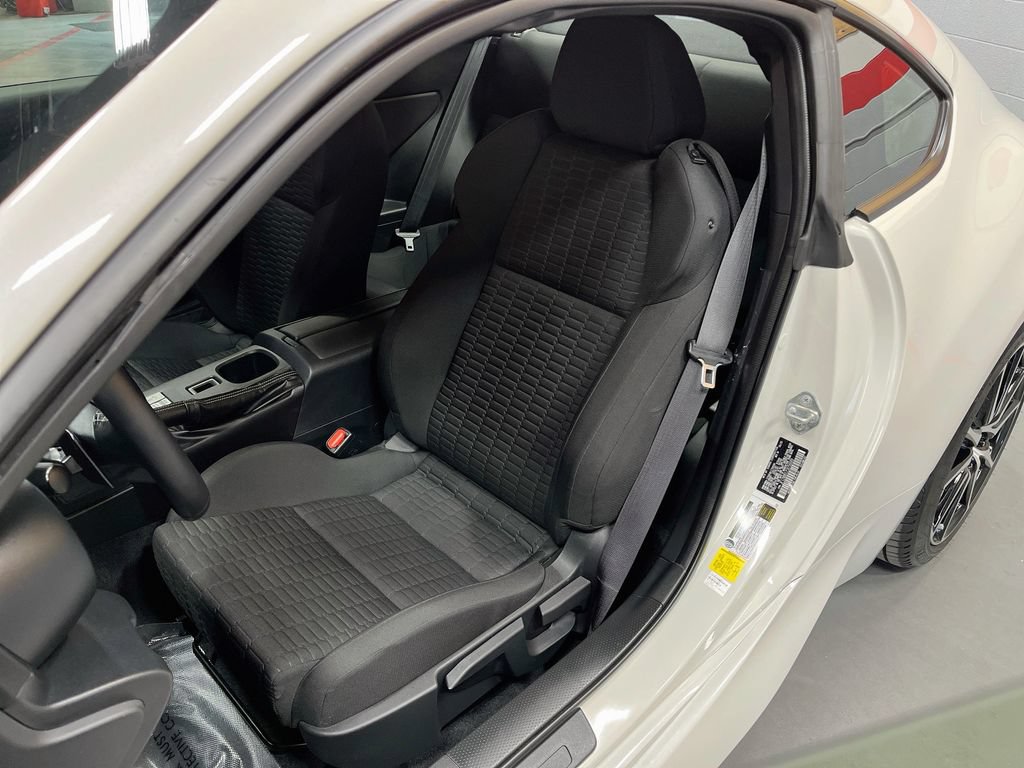 Used 2025 Toyota GR86 w/ ALL Weather Mat Package (TMS) RWD image 18