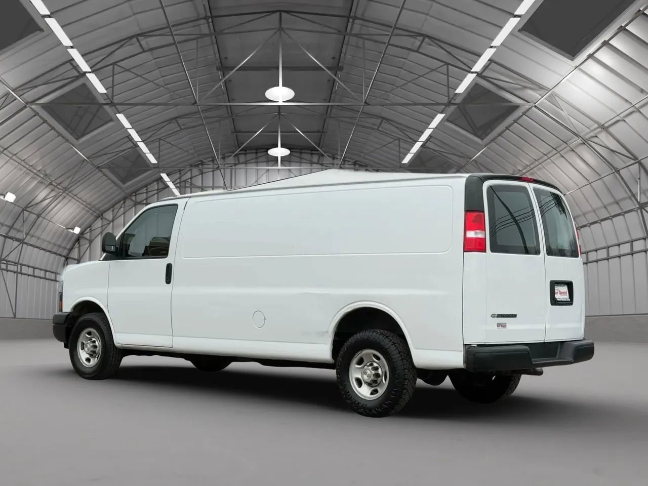 Used 2021 Chevrolet Express 2500 Extended image 5