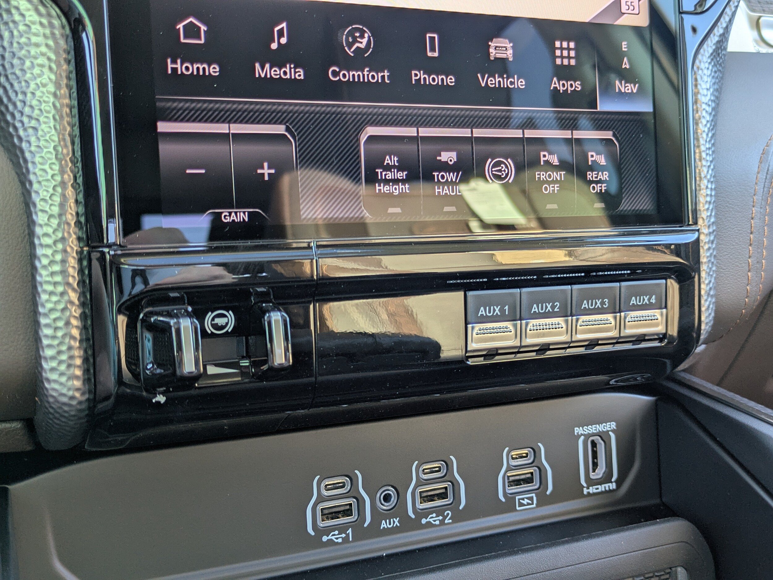 New 2027 RAM 2500 Limited AWD/4WD image 13