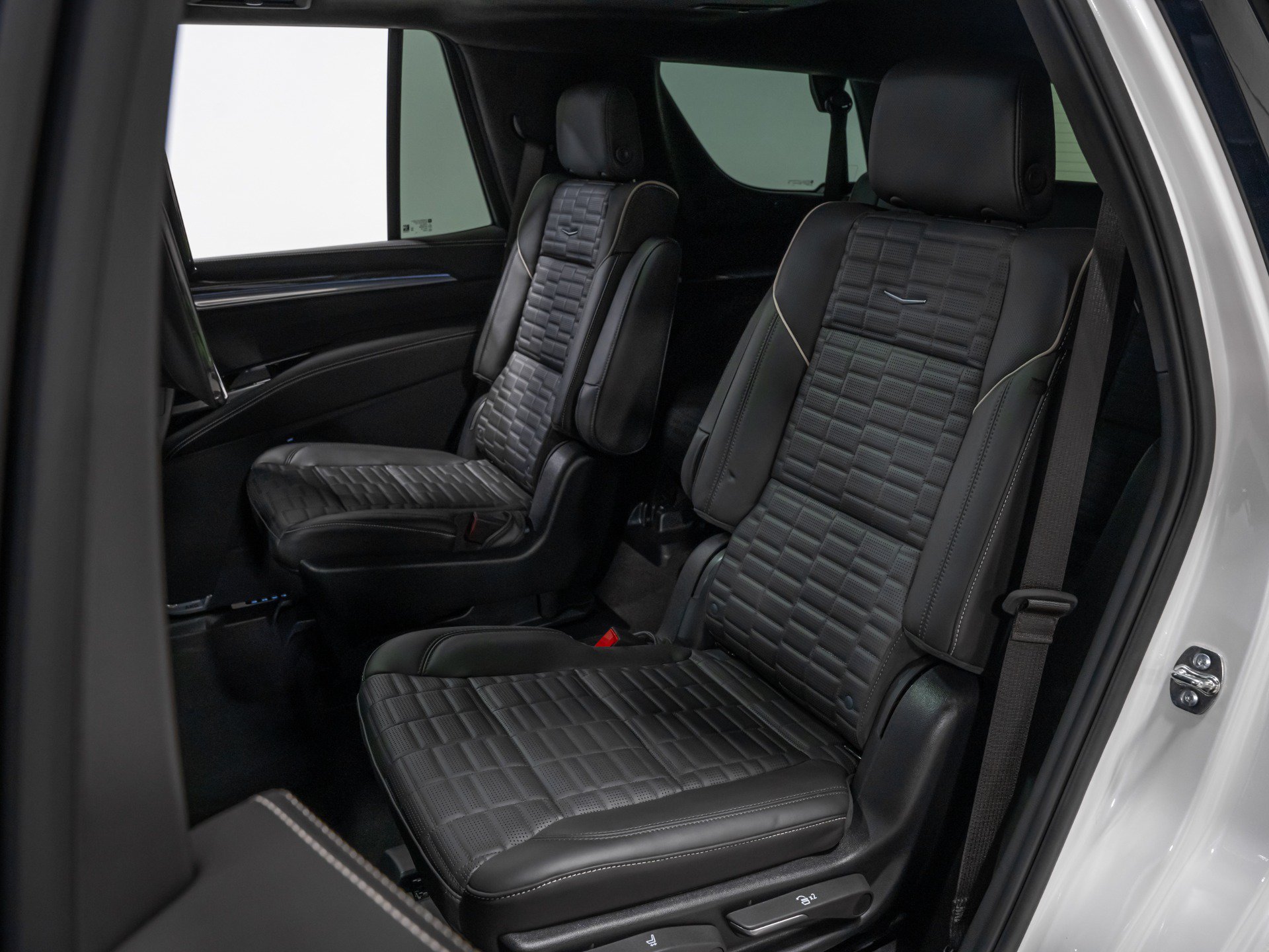 Used 2025 Cadillac Escalade V w/ LPO, ONYX Package AWD/4WD image 77
