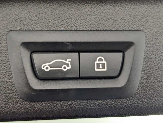 Used 2020 BMW X5 xDrive40i w/ Executive Package image 32