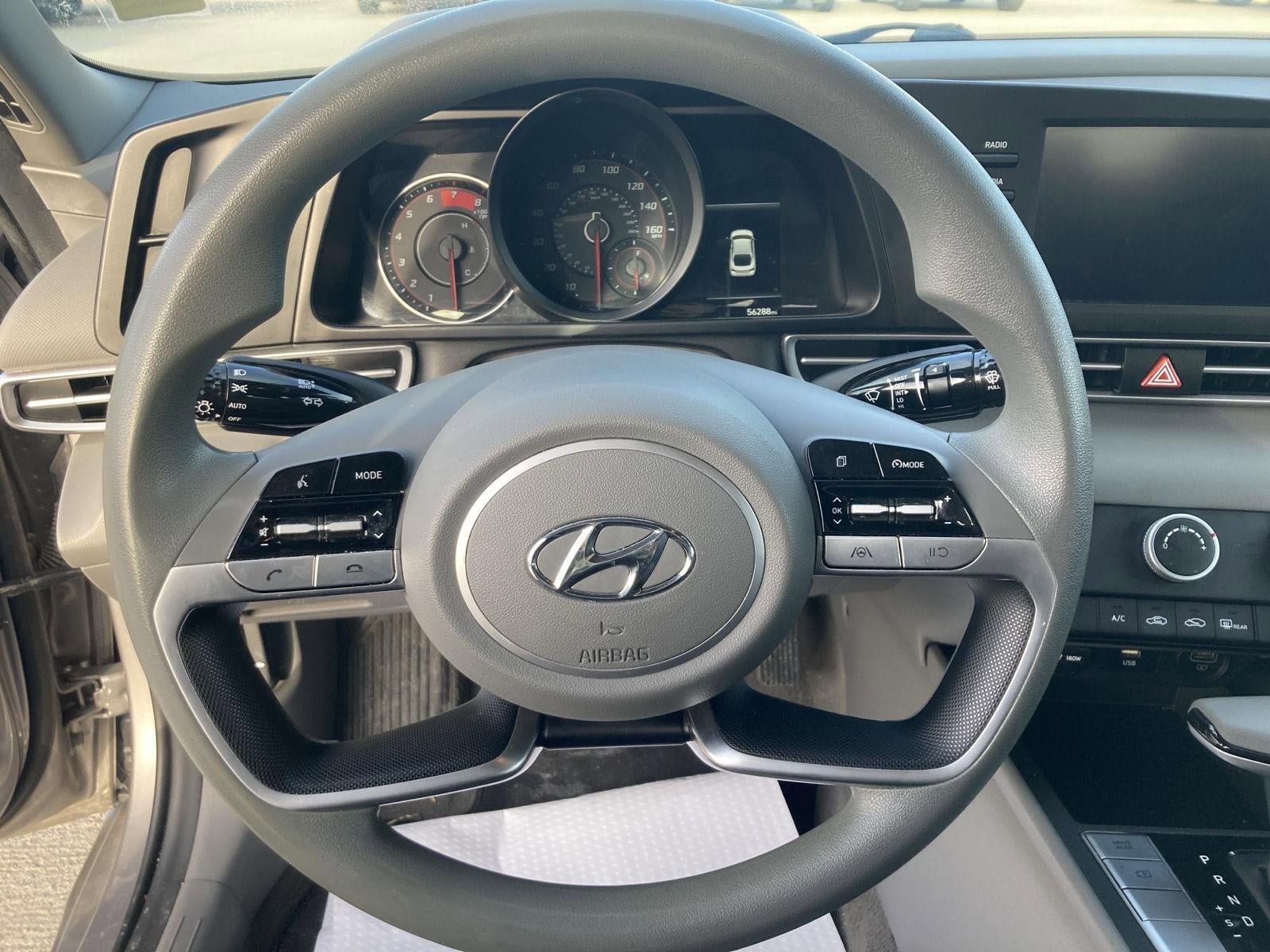 Used 2023 Hyundai Elantra SE FWD image 13