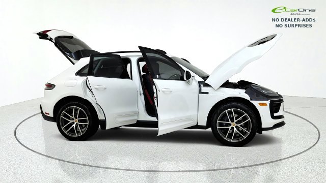 Used 2024 Porsche Macan w/ Premium Plus Package AWD/4WD image 21