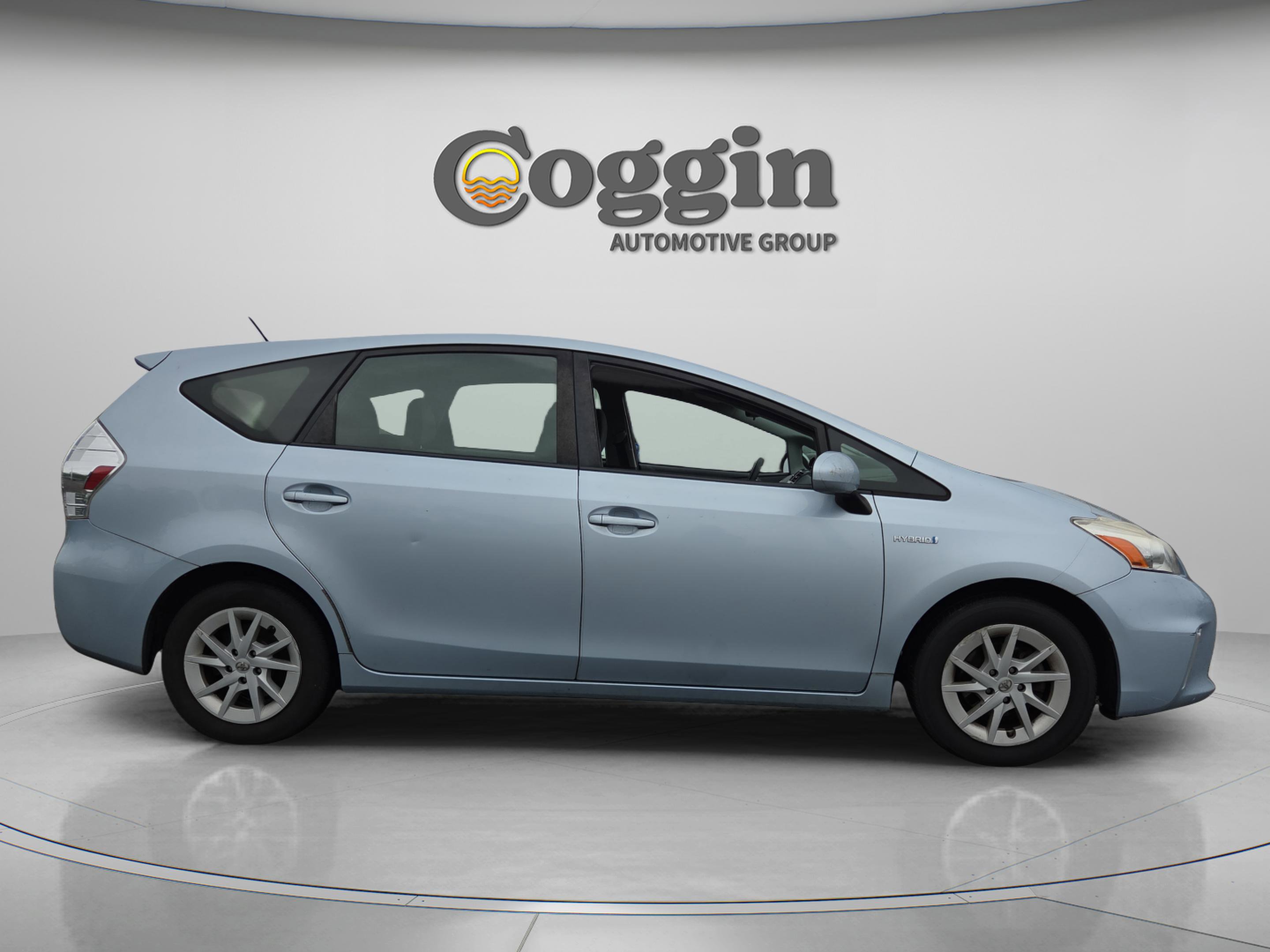 Used 2014 Toyota Prius V Three image 6