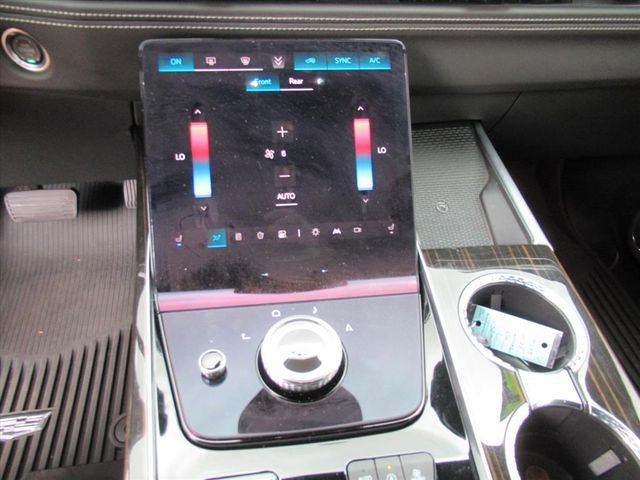 Certified 2025 Cadillac Escalade Premium Luxury w/ LPO, Radiant Package image 27