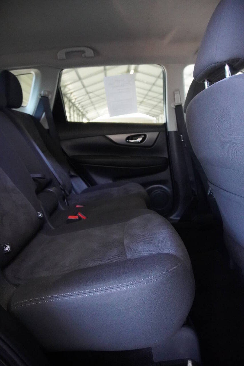 Used 2016 Nissan Rogue SV FWD image 14