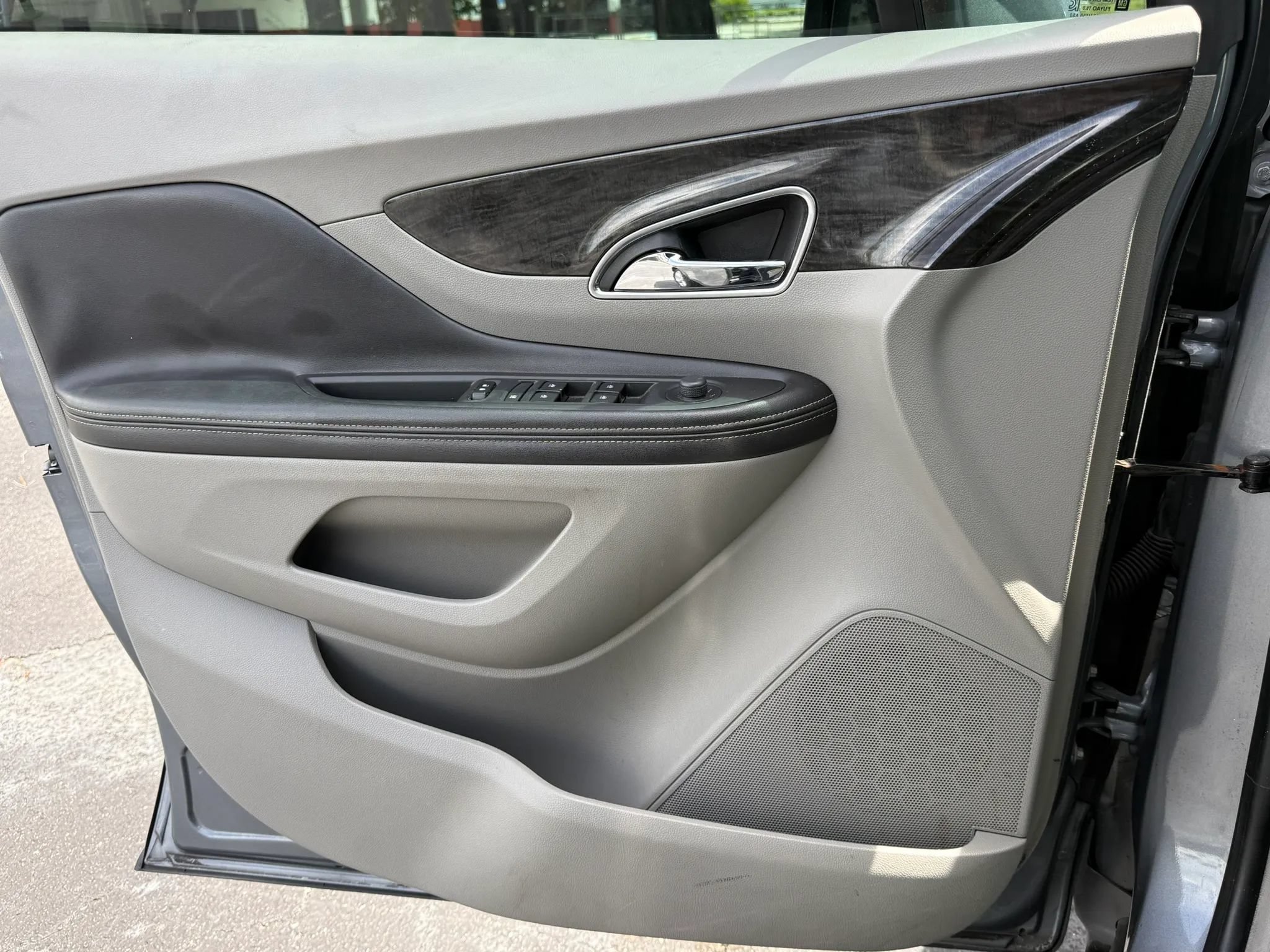 Used 2015 Buick Encore FWD image 18