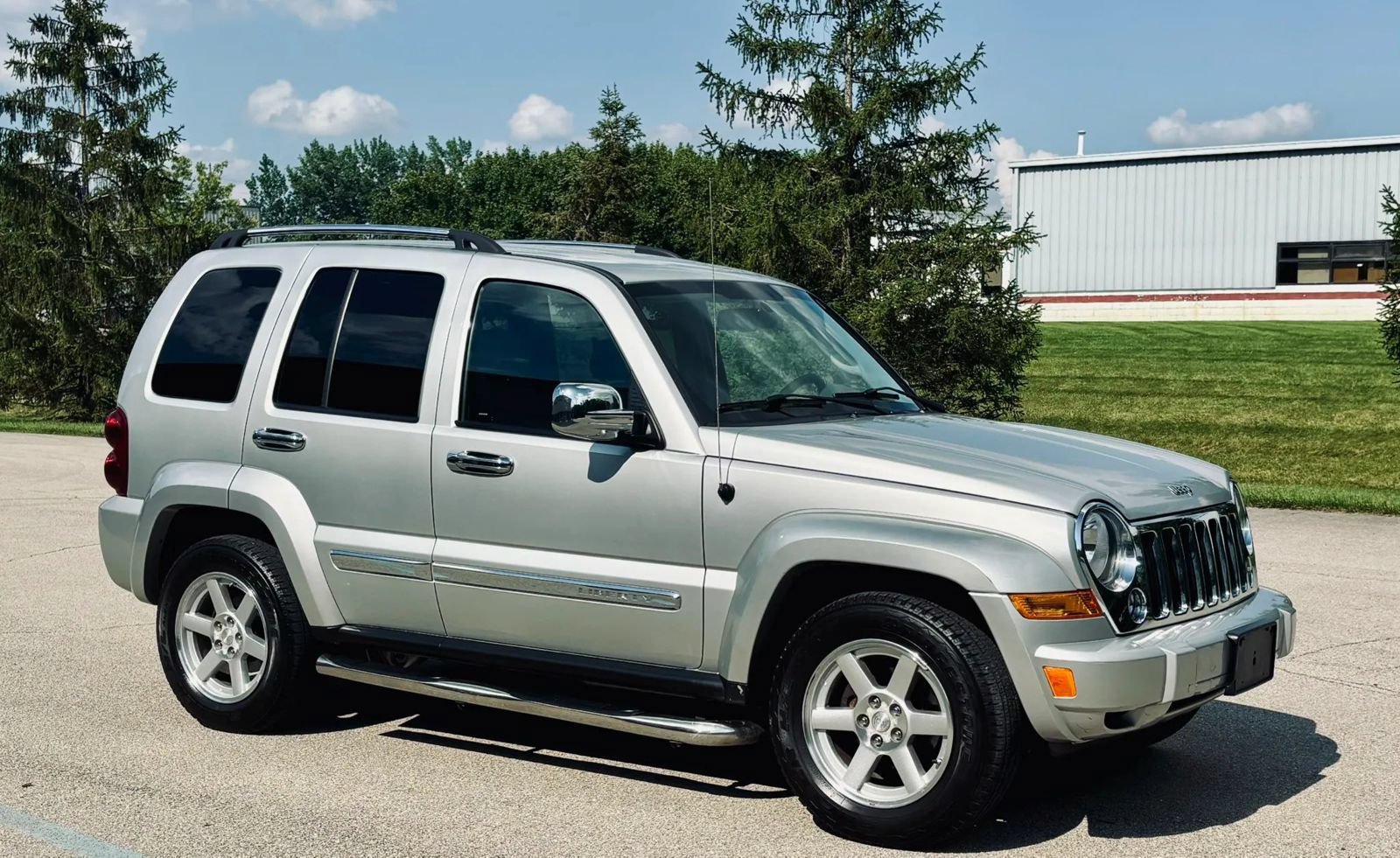 Used 2007 Jeep Liberty Limited AWD/4WD image 12