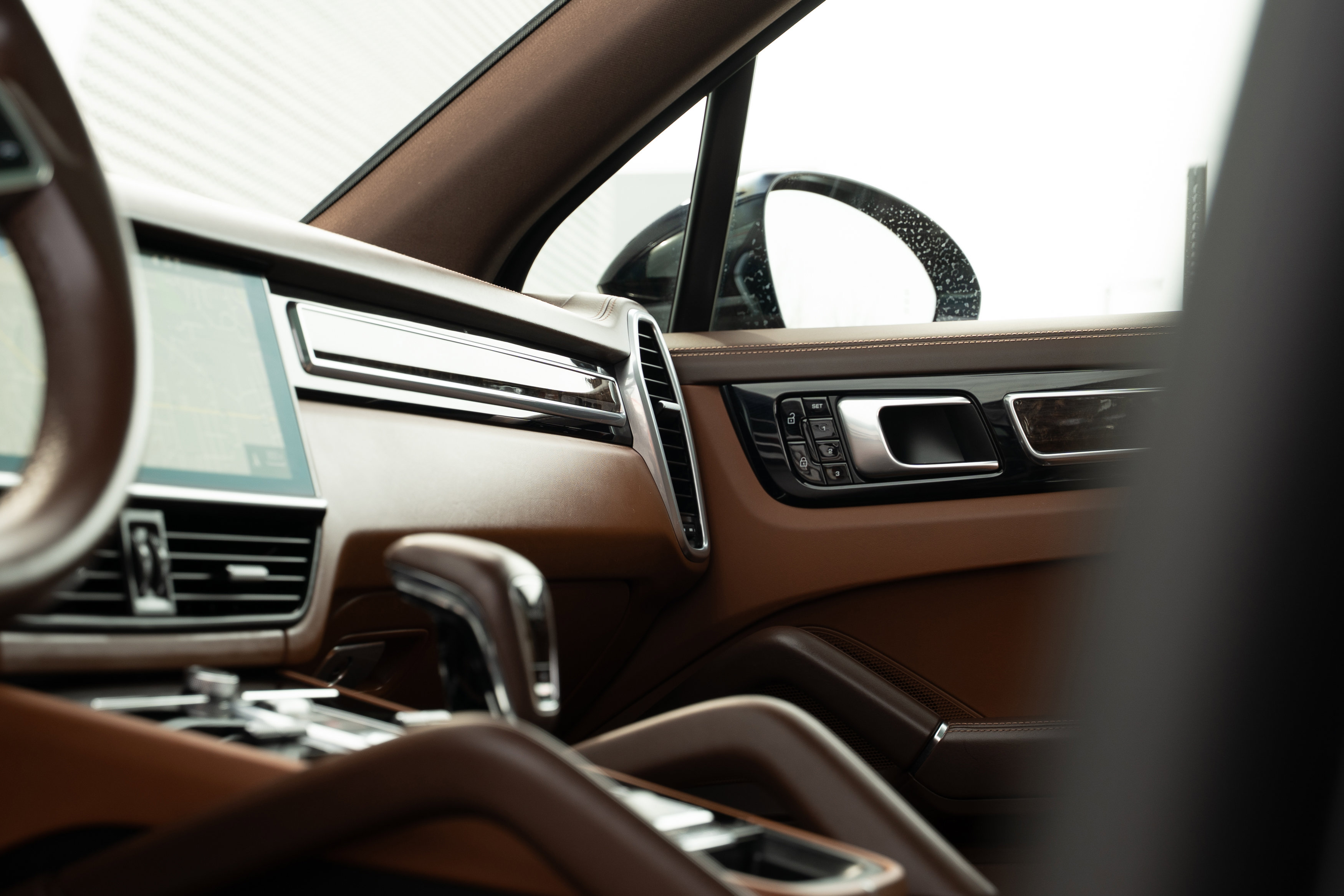 Used 2021 Porsche Cayenne image 16