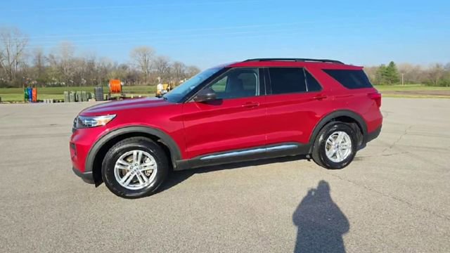 Used 2022 Ford Explorer XLT AWD/4WD image 4