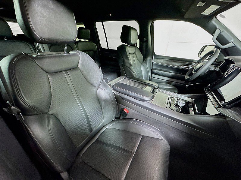 Used 2023 Jeep Wagoneer L Series III w/ Preferred Equipment Group image 30