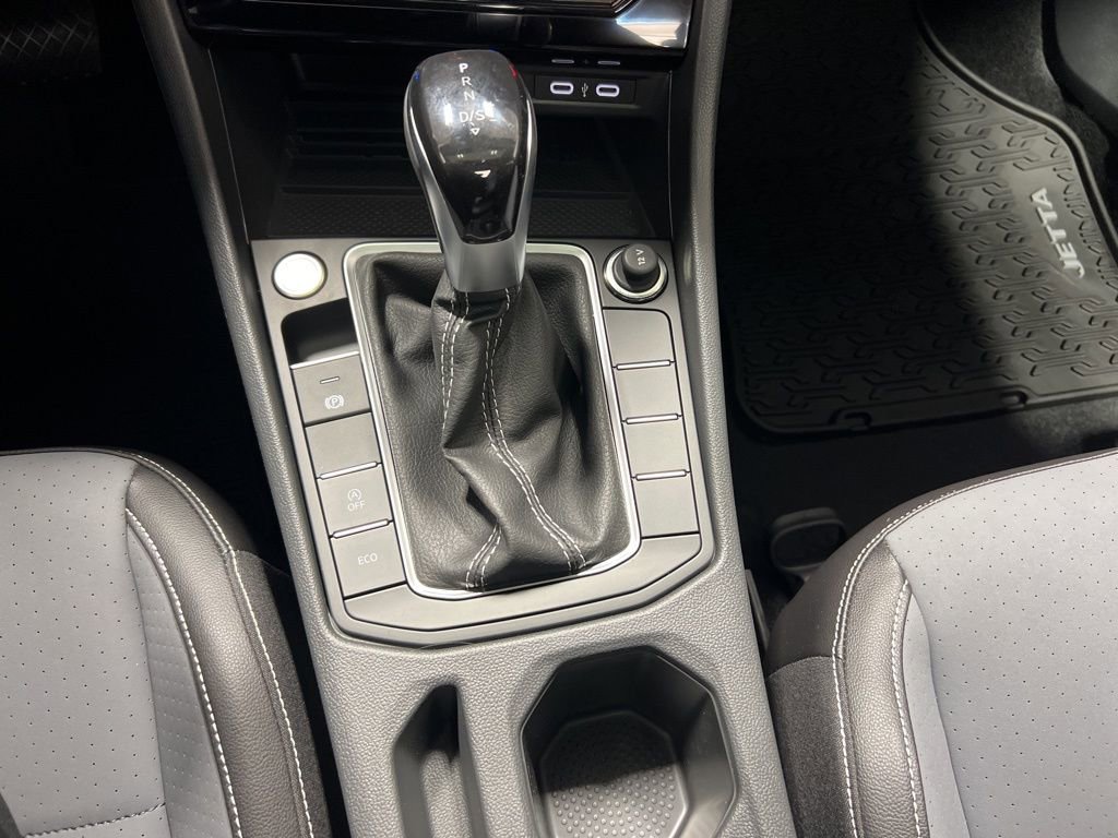 New 2025 Volkswagen Jetta SE image 33