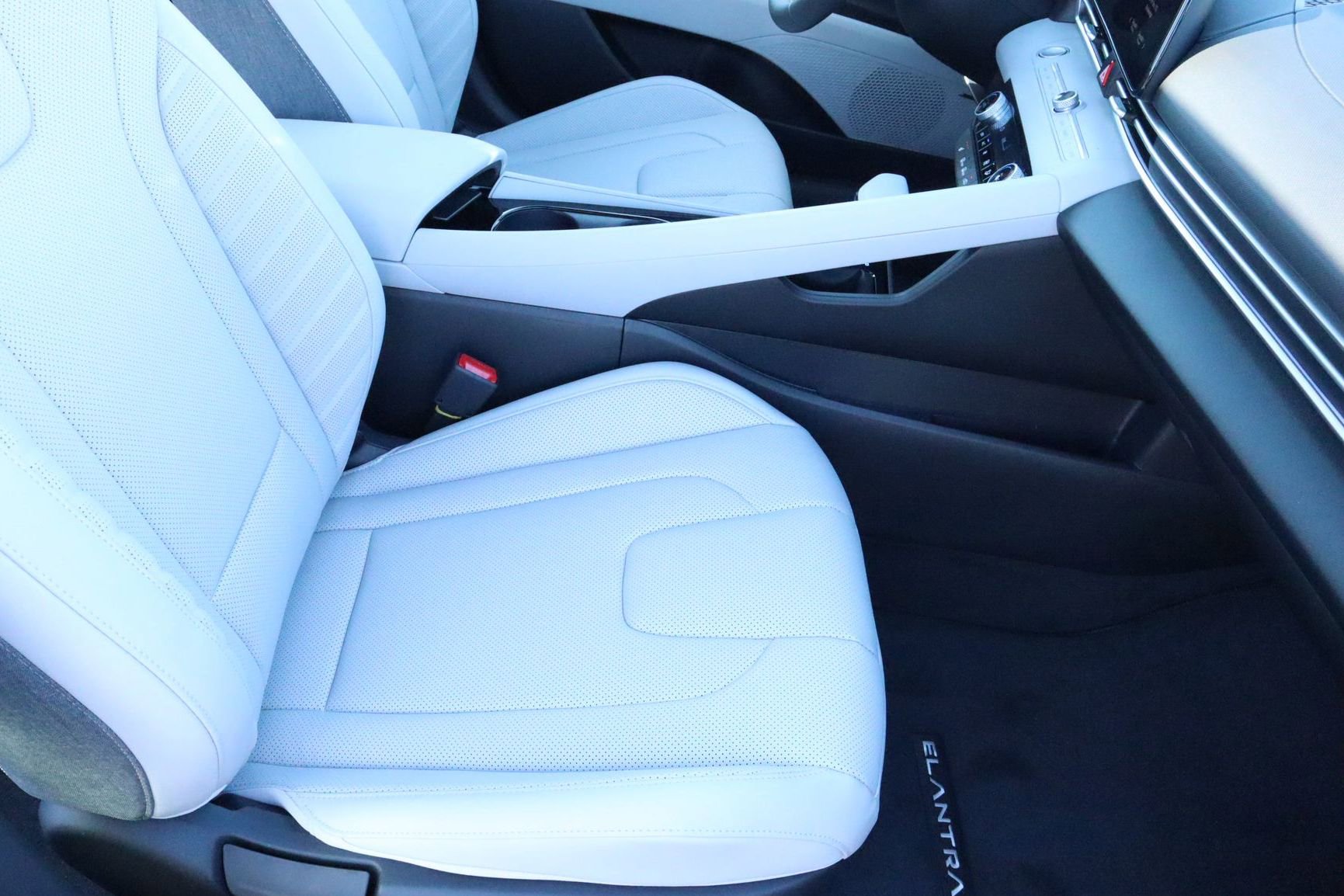 New 2026 Hyundai Elantra Limited image 20