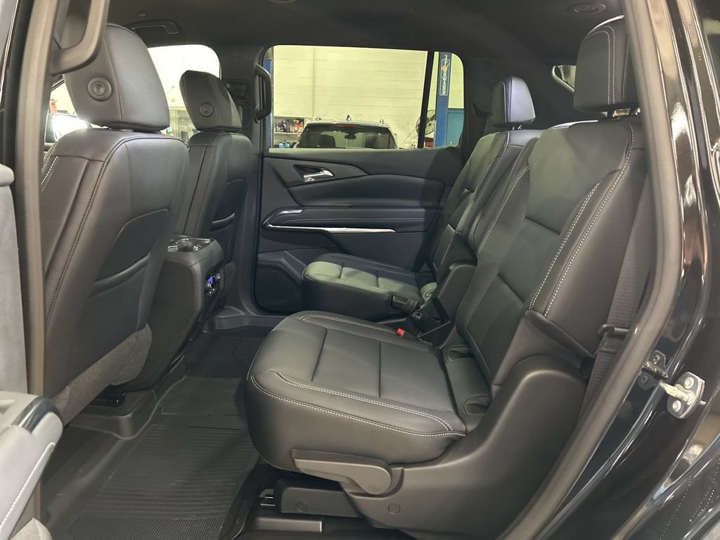 New 2026 Chevrolet Traverse LT w/ Driver Confidence Package AWD/4WD image 36
