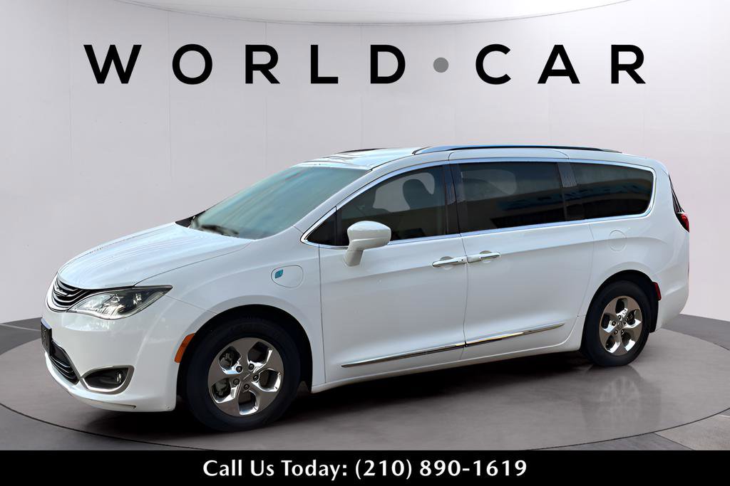 Used 2018 Chrysler Pacifica Touring-L image 7