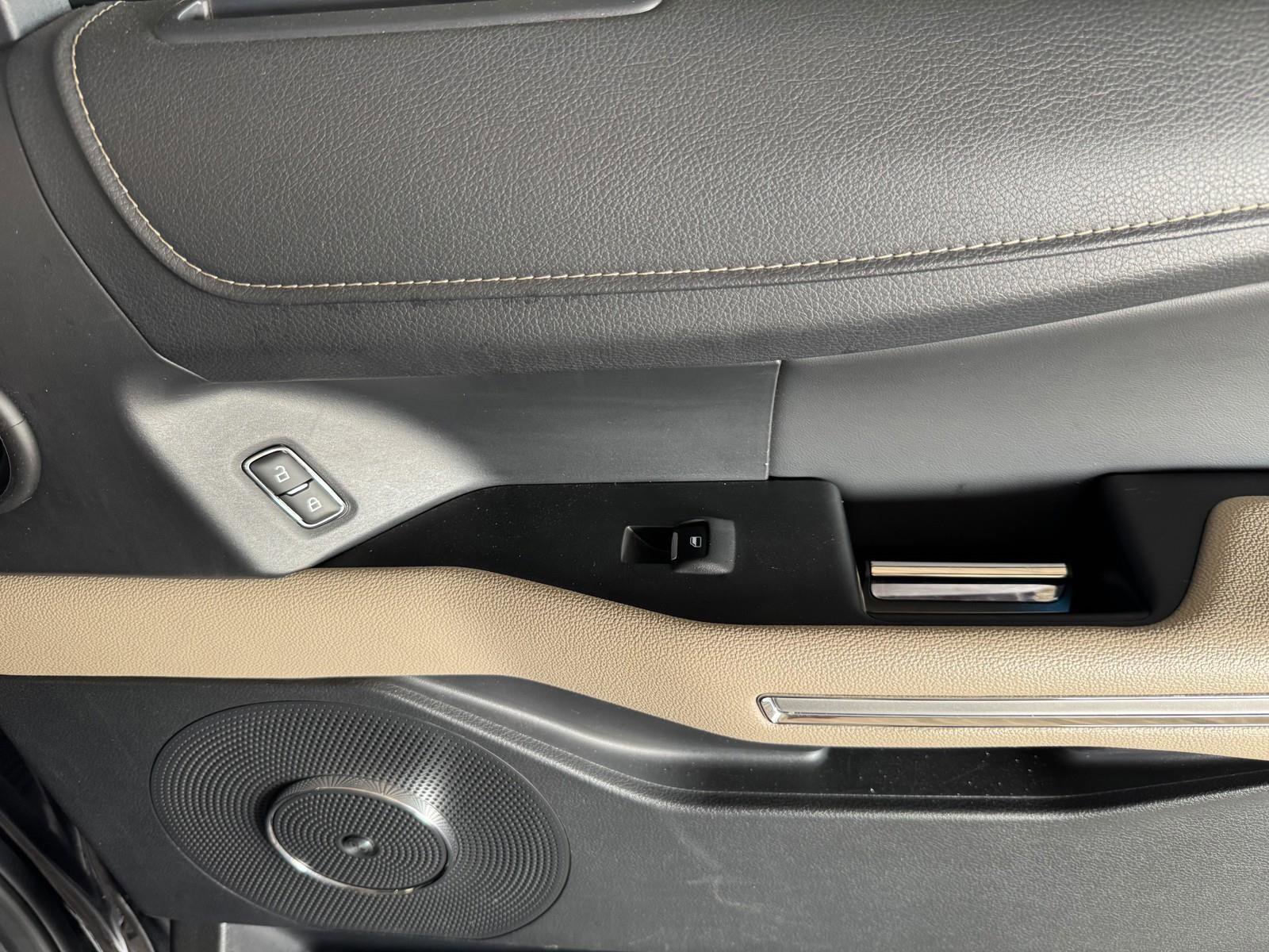 Used 2024 Ford Expedition Limited image 42