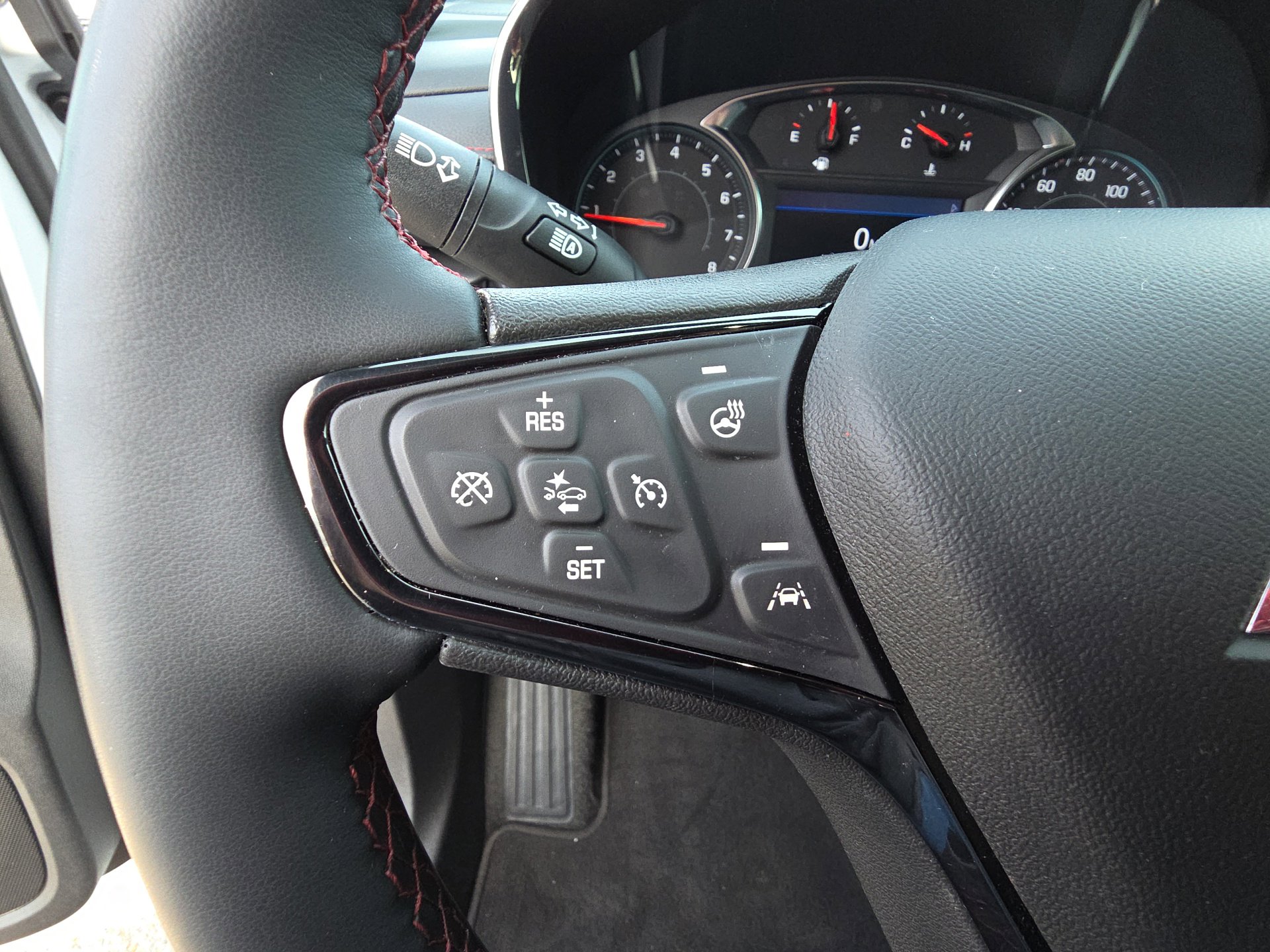 Used 2024 Chevrolet Equinox RS w/ RS Leather Package image 19