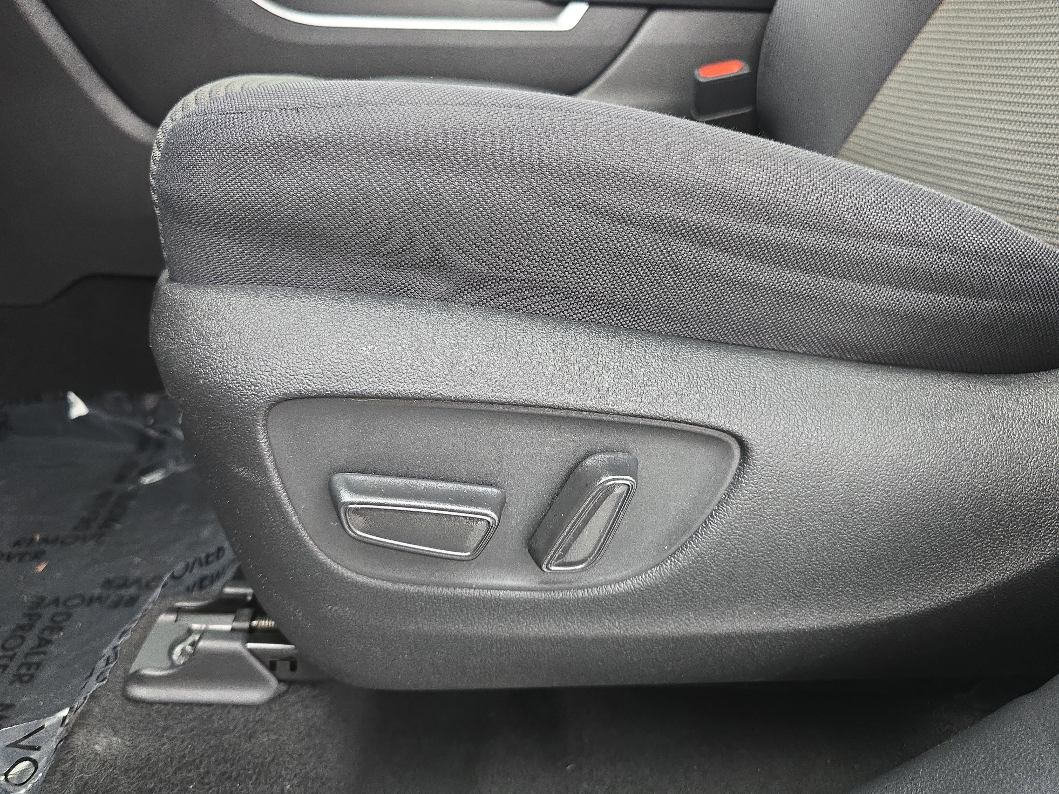 Used 2023 Toyota Highlander L image 29