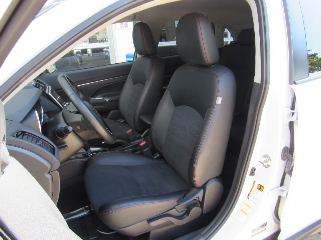Used 2024 Mitsubishi Outlander Sport ES image 15