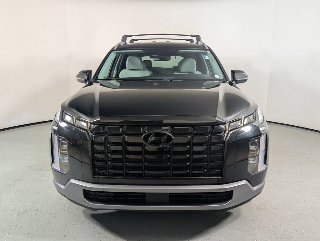 Used 2023 Hyundai Palisade SEL FWD image 2