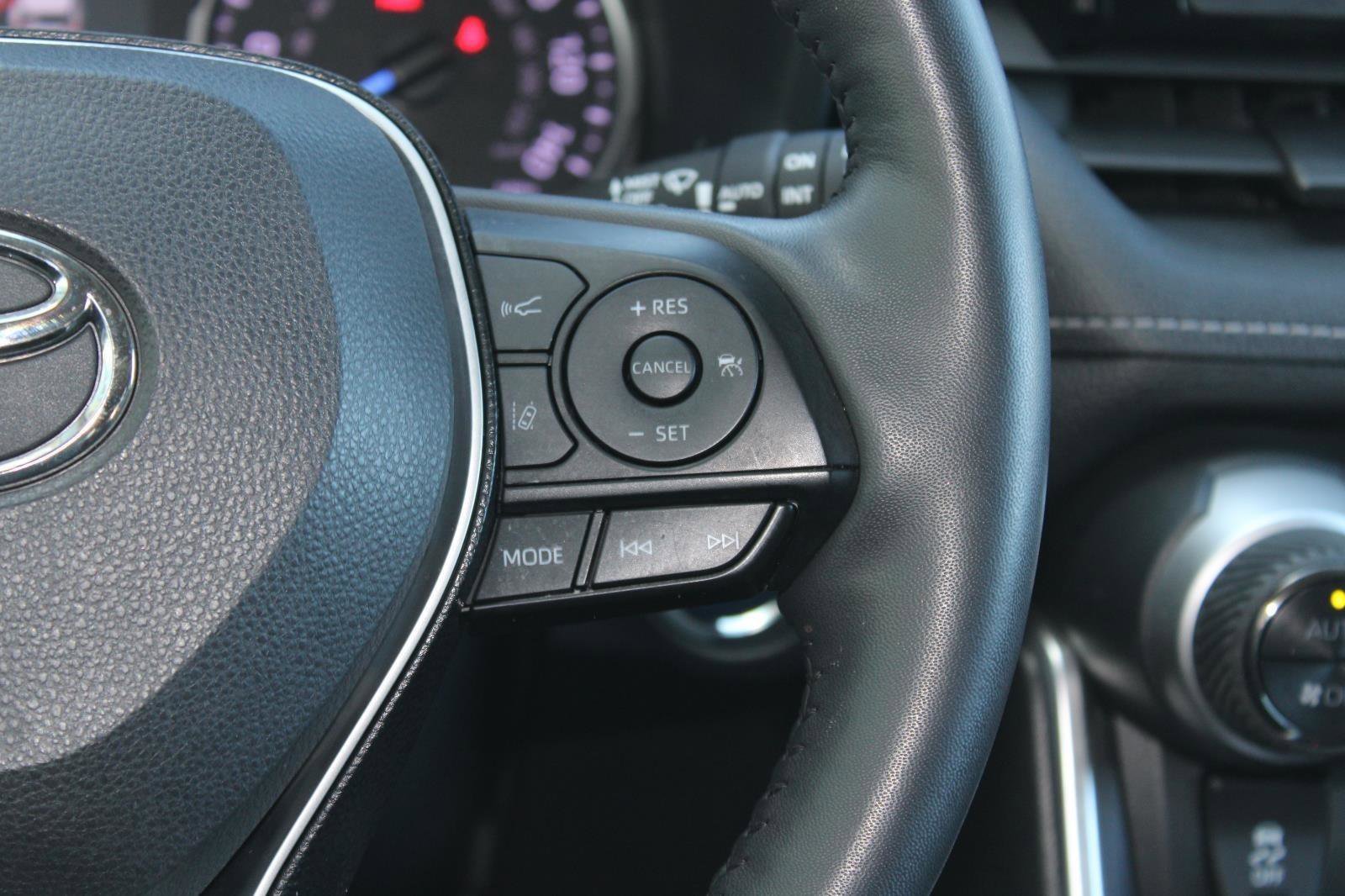 Used 2021 Toyota RAV4 AWD Hybrid image 27